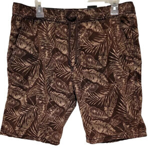 Divided Men's Leaf Print Shorts (Size M)